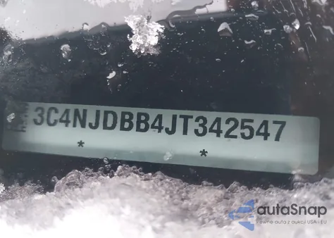 2018 Jeep Compass Latitude 4X4 z USA, uszkodzony, nr VIN 3C4NJDBB4JT342547